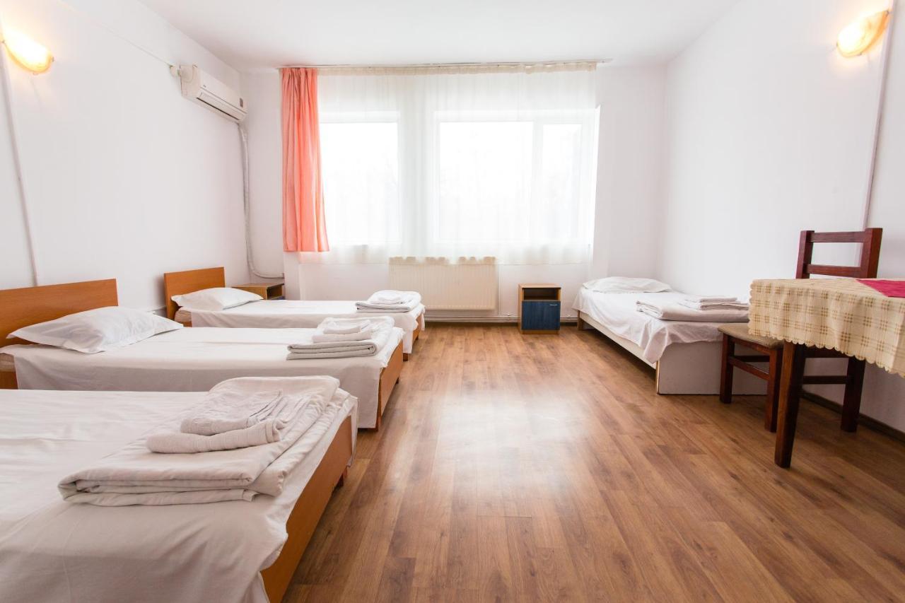 Hostel Horia Plopeni Exterior photo